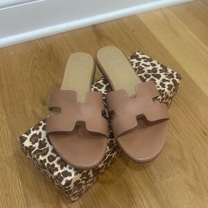French Sole fs/ny Alibi Camel Leather Sandal